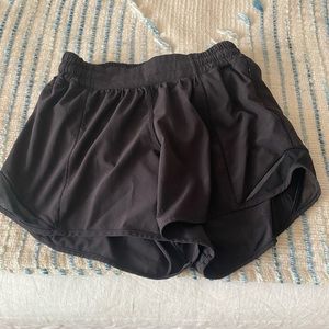 Lululemon hotty hot shorts size 4